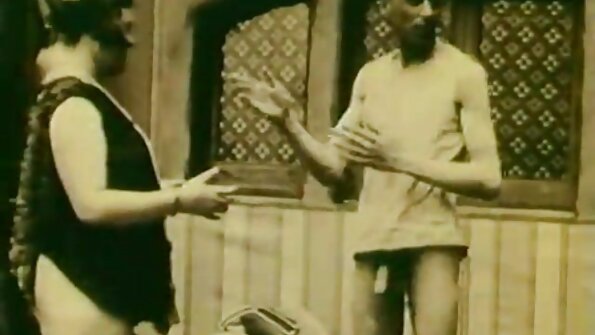 ஸ்கைலா நோவியா அவளுடைய அம்மாவின் பிஎஃப் -ஐ விட்டு விலகிச் செல்கிறாள்