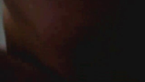 சோஃபி ரியான் கடினக் குமிழியை உறிஞ்சிய பின் ஆழமாக குத்தப்பட்டான்